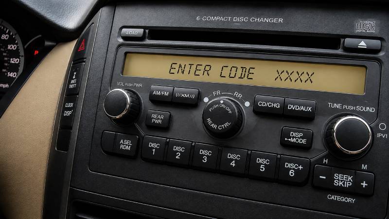 Araç Radyo PIN Kodu Nedir? Radyo Kodu Nasıl Bulunur? Popüler Araçların Radyo Kodları 2026